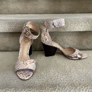 Vince Camuto Ivory snakeskin wedge- Size 8